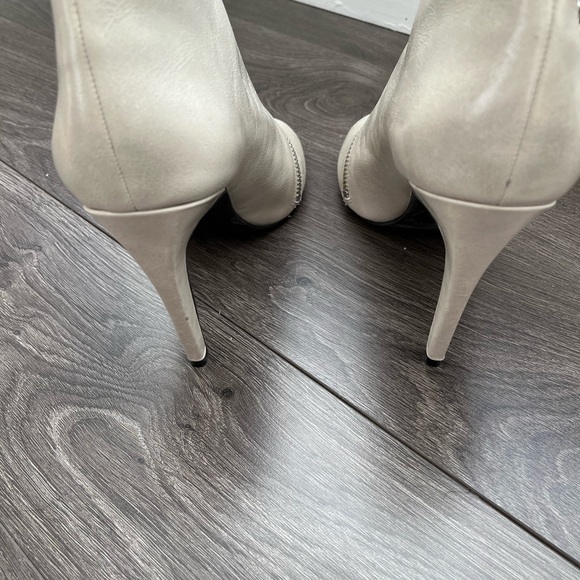 Jessica Simpson heels - Picture 2 of 4